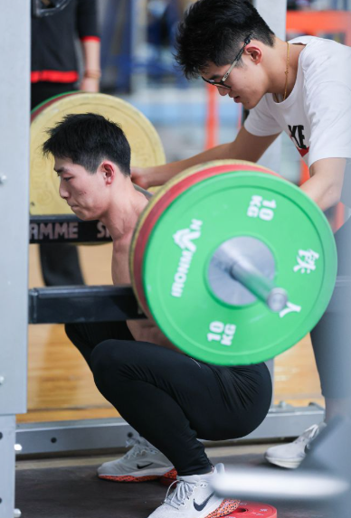 九游娱乐app的版本更新与新游戏发布